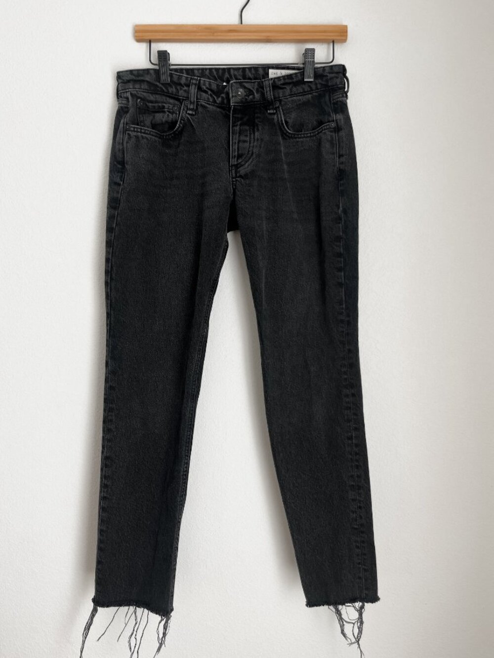 Rag & Bone Dre Low Rise Slim Boyfriend Jeans Black Highland Raw Hem 26 - Picture 2 of 8